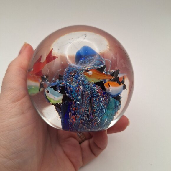 VINTAGE MURANO-STYLE ART GLASS FISH AQUARIUM ROUND PAPERWEIGHT LARGE VIBRANT - Picture 10 of 16